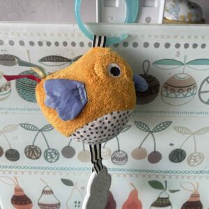 ของเล่นเสริมพัฒนาการรูปนก Skip Hop Vibrant Village Light Up Birdie