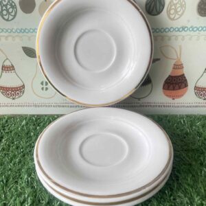 จานรองถ้วยพอร์ซเลนสีขาวขอบทอง