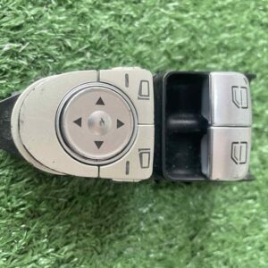 สวิตช์ควบคุมหน้าต่างรถยนต์ของ Mercedes-Benz