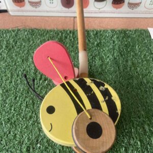 ของเล่นผึ้งไม้แบบลาก