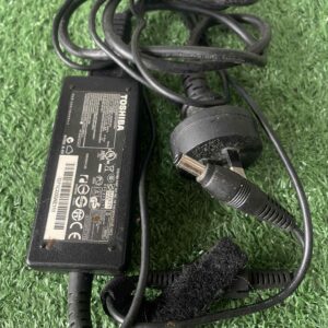 อะแดปเตอร์แปลงไฟ AC ของ Toshiba รุ่น PA37JE-1AC3