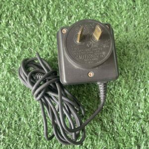 อะแดปเตอร์แปลงไฟ AC เป็น DC (AC to DC power adapter) ที่ใช้สำหรับชาร์จอุปกรณ์อิเล็กทรอนิกส์ต่างๆ