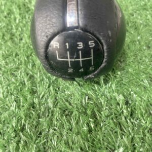 หัวเกียร์ธรรมดา 6 สปีด