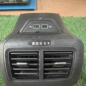 ช่องระบายอากาศด้านหลังพร้อมพอร์ต USB คู่ สำหรับติดตั้งในรถยนต์ Volkswagen Golf 7 MK7 และ 7.5