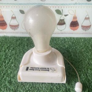 หลอดไฟ LED ไร้สาย Insta Bulb  ติดผนัง