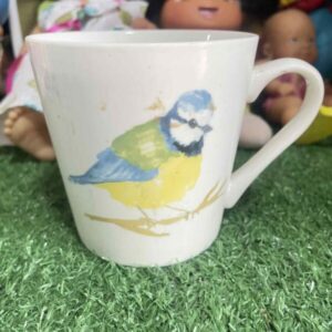 แก้วใบนี้เป็นแก้วมัคทรงกรวยลาย Blue Tit ทำจากเซรามิกหรือโบนไชน่า