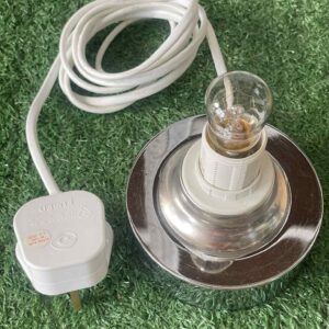 โคมไฟแขวนแบบมีปลั๊กพร้อมใช้งาน