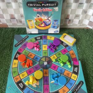 บอร์ดเกม Hasbro Trivial Pursuit Family Edition
