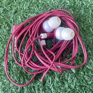 หูฟังชนิดอินเอียร์สีแดง