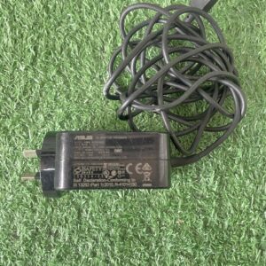 อะแดปเตอร์แปลงไฟ AC ของ Asus