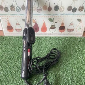 เครื่องม้วนผมไฟฟ้า (curling iron) สำหรับจัดแต่งทรงผม