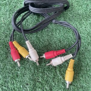 สายสัญญาณภาพและเสียง RCA AV (สามสี) นี้คือสายนำสัญญาณที่ใช้เชื่อมต่ออุปกรณ์วิดีโอและเครื่องเสียงรุ่นเก่า