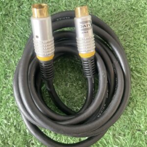 สายสัญญาณออดิโอชนิด RCA (Radio Corporation of America) ที่ใช้สำหรับเชื่อมต่ออุปกรณ์เครื่องเสียง