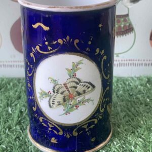 ถ้วยหรือแก้วทรงกระบอกสีน้ำเงินโคบอลต์เข้ม