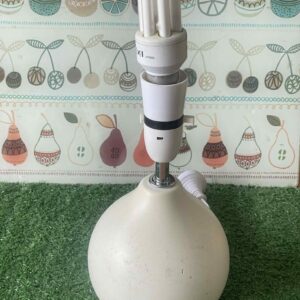 คมไฟตั้งโต๊ะทรงกลมสีขาว