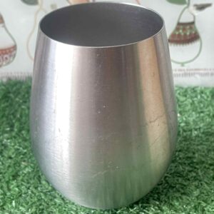 แก้วไวน์ไร้ก้านที่ทำจากสเตนเลสสตีล