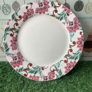 จานอาหารค่ำลายดอกไม้สีชมพูและเขียว