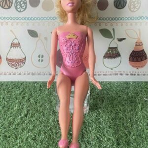 ตุ๊กตาบาร์บี้บัลเลริน่าสีชมพูของ Mattel