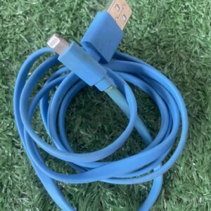 สายชาร์จและโอนถ่ายข้อมูลสีน้ำเงินนี้คือสาย USB-PLC-B ที่ออกแบบมาสำหรับเชื่อมต่ออุปกรณ์อุตสาหกรรม